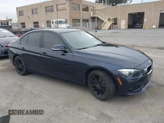 ✅ 2017 BMW 3 Series 320i • VIN: WBA8A9C38HK864754 • Lot: 42041108. Wystawiony na IAAI z przebiegiem 70 779 mil. Bezpłatny archiwum sprzedaży aukcyjnych z USA i szczegółowy raport historii pojazdu na DreamBid. Zdjęcie 1.