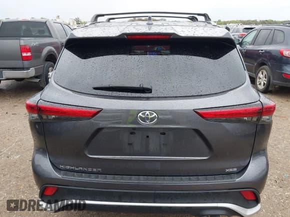 ✅ 2023 Toyota Highlander L • VIN: 5TDKDRAH3PS508220 • Lot: 41905517. Listed on IAAI with 37,891 mi. Free auction sales archive from the USA and detailed vehicle history report at DreamBid. Image 16.