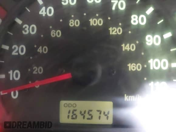 2002 Chevrolet Tracker ZR2 z VIN 2CNBJ734026920536, wystawiony jako IAAI lot #42459119 z przebiegiem 164 574 mil mil oraz . Historia ofert i sprzedaży dostępna na DreamBid. Obrazek 7.