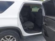 ✅ 2021 Chevrolet Traverse LT Cloth • VIN: 1GNERGKW0MJ126548 • Lot: 42998904. Wystawiony na IAAI z przebiegiem 66 776 mil. Bezpłatny archiwum sprzedaży aukcyjnych z USA i szczegółowy raport historii pojazdu na DreamBid. Zdjęcie 8.