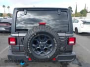 ✅ 2023 Jeep Wrangler • VIN: 1C4JJXN63PW690034 • Lot: 43345289. Wystawiony na IAAI z przebiegiem 19 186 mil. Bezpłatny archiwum sprzedaży aukcyjnych z USA i szczegółowy raport historii pojazdu na DreamBid. Zdjęcie 17.
