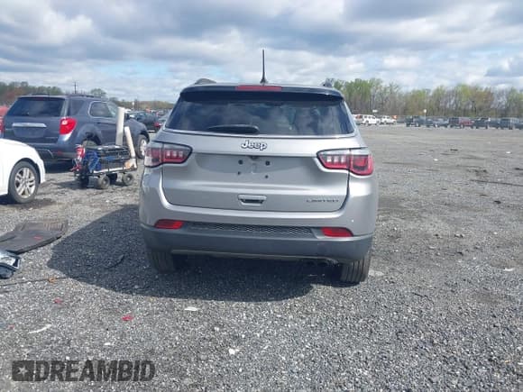 ✅ 2019 Jeep Compass Limited • VIN: 3C4NJCCB0KT725802 • Lot: 42030080. Listed on IAAI with 84,999 mi. Free auction sales archive from the USA and detailed vehicle history report at DreamBid. Image 17.