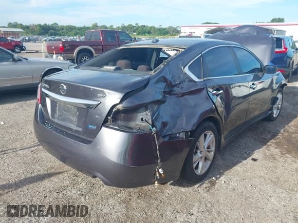 ✅ 2013 Nissan Altima SV • VIN: 1N4AL3APXDN407217 • Lot: 43191137. Listed on IAAI with 148,860 mi. Free auction sales archive from the USA and detailed vehicle history report at DreamBid. Image 6.