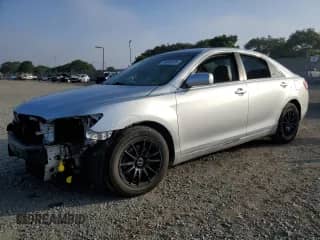 2011 Toyota Camry LE с VIN 4T4BF3EK9BR089132, выставлен на аукционе Copart как лот 90696405 с пробегом 125 484 миль миль и Списание • Salvage title. История ставок и продаж доступна на DreamBid. Изображение 1.