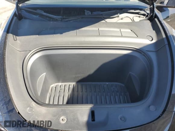 ✅ 2022 Tesla Model Y Performance • VIN: 7SAYGDEF7NF351535 • Lot: 82215665. Listed on Copart with 45,725 mi. Free auction sales archive from the USA and detailed vehicle history report at DreamBid. Image 12.