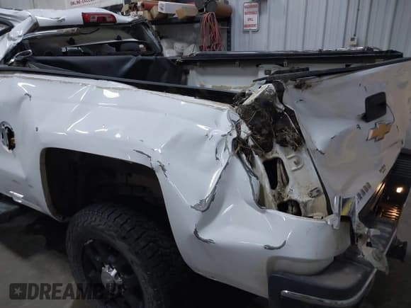 ✅ 2015 Chevrolet Silverado 2500HD LT • VIN: 1GC1KVEG7FF644991 • Lot: 40961070. Listed on IAAI with 212,548 mi. Free auction sales archive from the USA and detailed vehicle history report at DreamBid. Image 13.