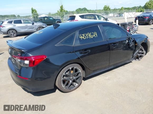 ✅ 2024 Honda Civic Si • VIN: 2HGFE1E53RH472337 • Lot: 42539629. Wystawiony na IAAI z przebiegiem 12 883 mil. Bezpłatny archiwum sprzedaży aukcyjnych z USA i szczegółowy raport historii pojazdu na DreamBid. Zdjęcie 4.