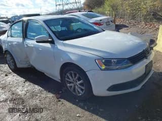 ✅ 2011 Volkswagen Jetta SE • VIN: 3VWBX7AJ5BM006555 • Лот: 40902194. Опубликован ранее на IAAI с пробегом 178 621 миль. Бесплатный доступ к архиву аукционных продаж из США и подробный отчёт об истории автомобиля на DreamBid. Изображение 1.