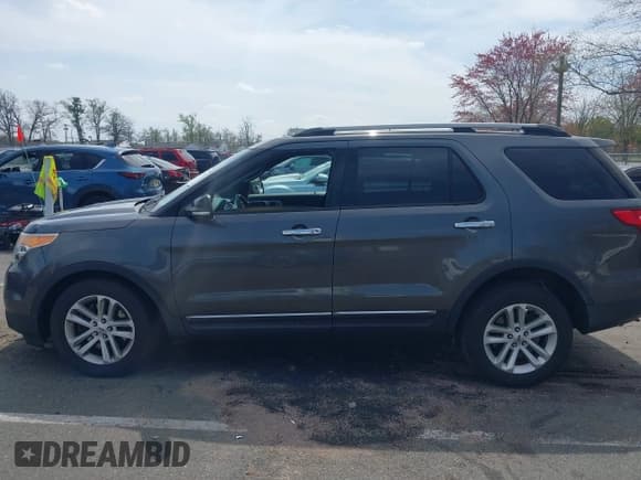 ✅ 2015 Ford Explorer XLT • VIN: 1FM5K8D8XFGC01057 • Lot: 42091394. Wystawiony na IAAI z przebiegiem 131 213 mil. Bezpłatny archiwum sprzedaży aukcyjnych z USA i szczegółowy raport historii pojazdu na DreamBid. Zdjęcie 14.