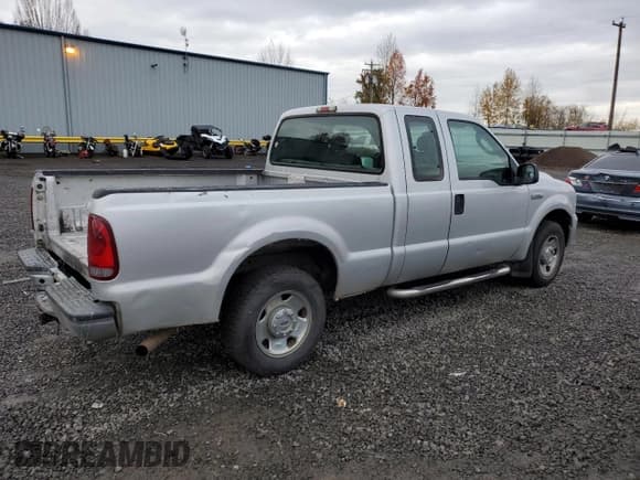 ✅ 2007 Ford F-250 XL • VIN: 1FTNX20507EA02465 • Lot: 81718954. Wystawiony na Copart z przebiegiem 299 543 mil. Bezpłatny archiwum sprzedaży aukcyjnych z USA i szczegółowy raport historii pojazdu na DreamBid. Zdjęcie 3.