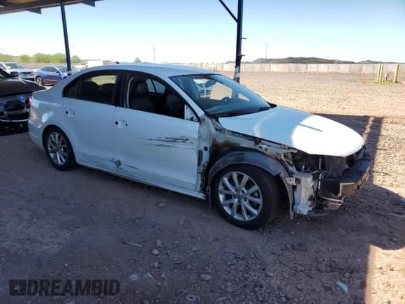 ✅ 2014 Volkswagen Jetta SE • VIN: 3VWD17AJ2EM404921 • Lot: 84585155. Listed on Copart with 132,045 mi. Free auction sales archive from the USA and detailed vehicle history report at DreamBid. Image 4.