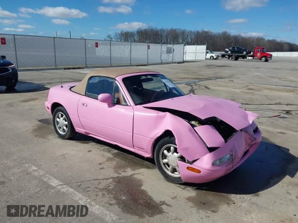 ✅ 1993 Mazda MX-5 Miata • VIN: JM1NA3519P1418681 • Lot: 41741615. Wystawiony na IAAI z przebiegiem 115 379 mil. Bezpłatny archiwum sprzedaży aukcyjnych z USA i szczegółowy raport historii pojazdu na DreamBid. Zdjęcie 1.