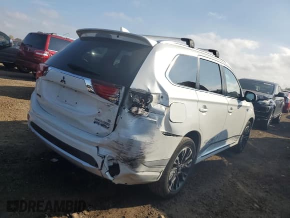 ✅ 2018 Mitsubishi Outlander SEL • VIN: JA4J24A53JZ058952 • Lot: 86305495. Wystawiony na Copart z przebiegiem 107 748 mil. Bezpłatny archiwum sprzedaży aukcyjnych z USA i szczegółowy raport historii pojazdu na DreamBid. Zdjęcie 3.
