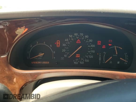 ✅ 2001 Saab 9-5 • VIN: YS3ED48E513047664 • Lot: 63307345. Listed on Copart with 129,934 mi. Free auction sales archive from the USA and detailed vehicle history report at DreamBid. Image 9.