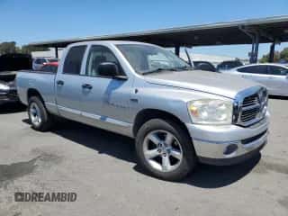2007 Dodge 1500 SLT z VIN 1D7HA182X7J522933, wystawiony jako Copart lot #64195154 z przebiegiem 174 835 mil mil oraz Szkoda całkowita • Salvage title. Historia ofert i sprzedaży dostępna na DreamBid. Obrazek 4.