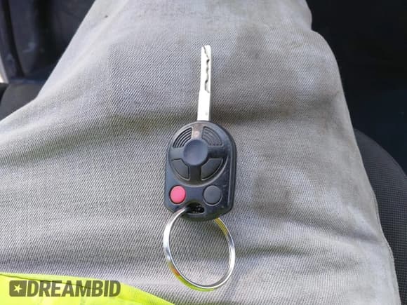 ✅ 2016 Ford Transit Cargo • VIN: 1FTYR1YM1GKB55452 • Lot: 41850416. Wystawiony na IAAI z przebiegiem 91 973 mil. Bezpłatny archiwum sprzedaży aukcyjnych z USA i szczegółowy raport historii pojazdu na DreamBid. Zdjęcie 11.