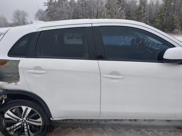✅ 2020 Mitsubishi Outlander ES • VIN: JA4AR3AU1LU007222 • Lot: 30932433. Listed on IAAI with 11,279 mi. Free auction sales archive from the USA and detailed vehicle history report at DreamBid. Image 13.