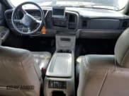 ✅ 2001 Chevrolet Suburban LT • VIN: 3GNFK16T91G212489 • Лот: 47667195. Опубликован ранее на Copart с пробегом 292 447 миль. Бесплатный доступ к архиву аукционных продаж из США и подробный отчёт об истории автомобиля на DreamBid. Изображение 8.