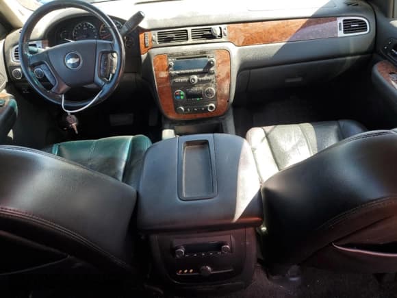 ✅ 2007 Chevrolet Silverado 2500HD 2LT • VIN: 1GCHK23K77F527420 • Lot: 48525815. Wystawiony na Copart z przebiegiem 253 826 mil. Bezpłatny archiwum sprzedaży aukcyjnych z USA i szczegółowy raport historii pojazdu na DreamBid. Zdjęcie 8.