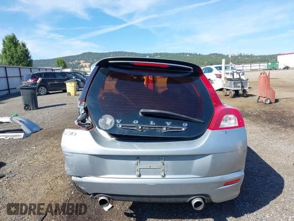 ✅ 2009 Volvo C30 • VIN: YV1MK672892147328 • Лот: 43011878. Опубликован ранее на IAAI с пробегом 150 347 миль. Бесплатный доступ к архиву аукционных продаж из США и подробный отчёт об истории автомобиля на DreamBid. Изображение 17.