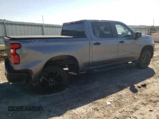 ✅ 2021 Chevrolet Silverado 1500 Custom Trail Boss • VIN: 1GCPYCEF2MZ436808 • Lot: 74205634. Wystawiony na Copart z przebiegiem 44 500 mil. Bezpłatny archiwum sprzedaży aukcyjnych z USA i szczegółowy raport historii pojazdu na DreamBid. Zdjęcie 3.