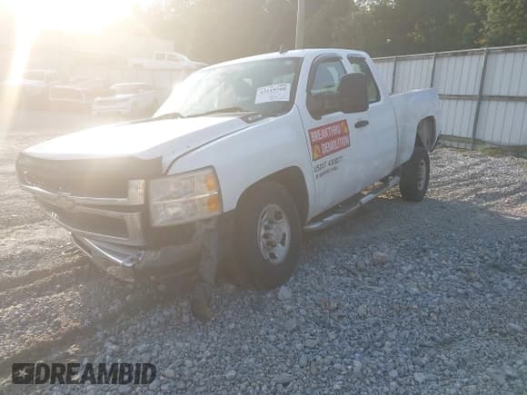 ✅ 2007 Chevrolet Silverado 2500HD Work Truck • VIN: 1GCHC29K57E516474 • Лот: 43119760. Опубликован ранее на IAAI с пробегом 359 924 миль. Бесплатный доступ к архиву аукционных продаж из США и подробный отчёт об истории автомобиля на DreamBid. Изображение 2.