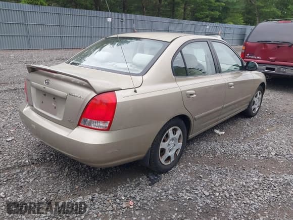 ✅ 2003 Hyundai Elantra GLS • VIN: KMHDN45DX3U511147 • Lot: 42596187. Wystawiony na IAAI z przebiegiem 173 852 mil. Bezpłatny archiwum sprzedaży aukcyjnych z USA i szczegółowy raport historii pojazdu na DreamBid. Zdjęcie 4.