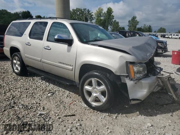✅ 2007 Chevrolet Suburban LTZ • VIN: 3GNFK16327G311910 • Lot: 69020394. Wystawiony na Copart z przebiegiem 183 406 mil. Bezpłatny archiwum sprzedaży aukcyjnych z USA i szczegółowy raport historii pojazdu na DreamBid. Zdjęcie 4.