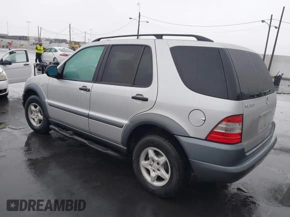 ✅ 1998 Mercedes-Benz M 320/430/500 • VIN: 4JGAB54E1WA045397 • Lot: 41204055. Listed on IAAI with Not provided. Free auction sales archive from the USA and detailed vehicle history report at DreamBid. Image 3.