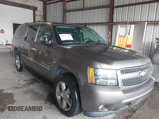 ✅ 2014 Chevrolet Suburban LTZ • VIN: 1GNSCKE02ER144177 • Lot: 42727544. Wystawiony na IAAI z przebiegiem 240 952 mil. Bezpłatny archiwum sprzedaży aukcyjnych z USA i szczegółowy raport historii pojazdu na DreamBid. Zdjęcie 1.