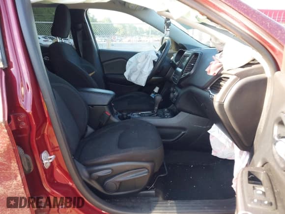 ✅ 2019 Jeep Cherokee Latitude • VIN: 1C4PJMCB3KD330386 • Lot: 42763888. Listed on IAAI with 109,173 mi. Free auction sales archive from the USA and detailed vehicle history report at DreamBid. Image 5.