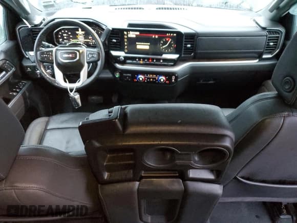 ✅ 2025 GMC Sierra 1500 SLT • VIN: 1GTUUDEDXSZ181258 • Лот: 90437835. Опубликован ранее на Copart с пробегом 15 831 миль. Бесплатный доступ к архиву аукционных продаж из США и подробный отчёт об истории автомобиля на DreamBid. Изображение 8.