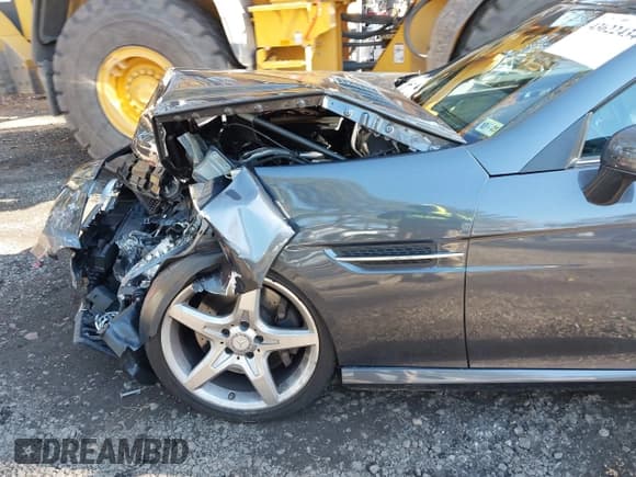 ✅ 2013 Mercedes-Benz SLK 250 • VIN: WDDPK4HA6DF053808 • Lot: 43622434. Wystawiony na IAAI z przebiegiem Nie podano. Bezpłatny archiwum sprzedaży aukcyjnych z USA i szczegółowy raport historii pojazdu na DreamBid. Zdjęcie 6.