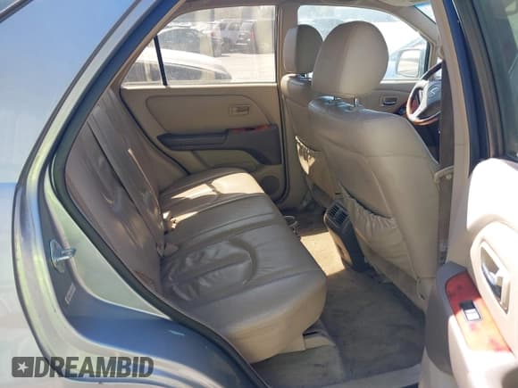 ✅ 2002 Lexus RX 300 • VIN: JTJGF10U320144793 • Lot: 43033571. Wystawiony na IAAI z przebiegiem 202 293 mil. Bezpłatny archiwum sprzedaży aukcyjnych z USA i szczegółowy raport historii pojazdu na DreamBid. Zdjęcie 8.