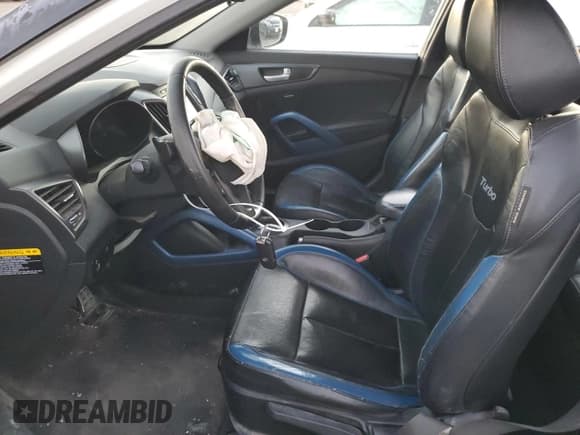 ✅ 2013 Hyundai Veloster Turbo • VIN: KMHTC6AE8DU084094 • Lot: 83704144. Wystawiony na Copart z przebiegiem 118 427 mil. Bezpłatny archiwum sprzedaży aukcyjnych z USA i szczegółowy raport historii pojazdu na DreamBid. Zdjęcie 7.