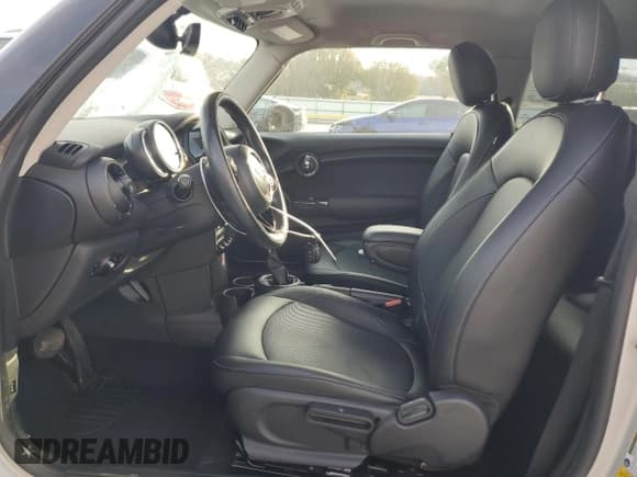 ✅ 2015 MINI Hardtop • VIN: WMWXM5C50F3A57068 • Lot: 91979555. Listed on Copart with 80,956 mi. Free auction sales archive from the USA and detailed vehicle history report at DreamBid. Image 7.