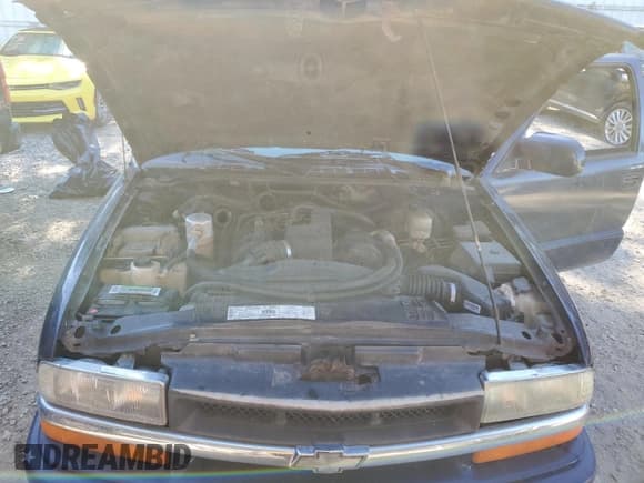 ✅ 2000 Chevrolet S-10 LS • VIN: 1GCCS1451YK212389 • Лот: 86635364. Опубликован ранее на Copart с пробегом 212 332 миль. Бесплатный доступ к архиву аукционных продаж из США и подробный отчёт об истории автомобиля на DreamBid. Изображение 11.