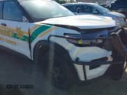 ✅ 2022 Ford Police Interceptor Utility • VIN: 1FM5K8AB2NGA02664 • Lot: 40499840. Wystawiony na IAAI z przebiegiem 7 067 mil. Bezpłatny archiwum sprzedaży aukcyjnych z USA i szczegółowy raport historii pojazdu na DreamBid. Zdjęcie 17.