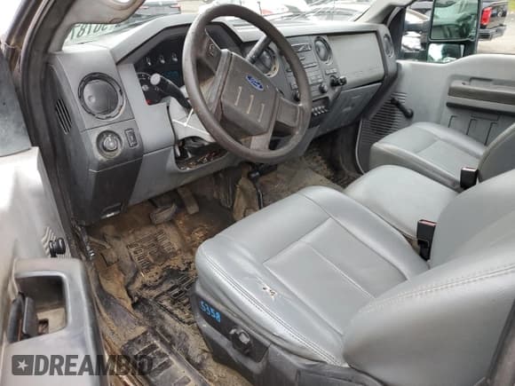 ✅ 2011 Ford F-250 XL • VIN: 1FTBF2B64BEA54797 • Lot: 90787455. Wystawiony na Copart z przebiegiem 151 627 mil. Bezpłatny archiwum sprzedaży aukcyjnych z USA i szczegółowy raport historii pojazdu na DreamBid. Zdjęcie 8.