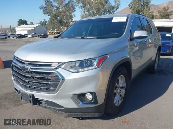 ✅ 2021 Chevrolet Traverse LT Cloth • VIN: 1GNEVGKW1MJ230154 • Lot: 43524907. Wystawiony na IAAI z przebiegiem 49 312 mil. Bezpłatny archiwum sprzedaży aukcyjnych z USA i szczegółowy raport historii pojazdu na DreamBid. Zdjęcie 18.