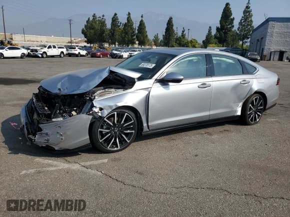 ✅ 2025 Honda Accord Touring • VIN: 1HGCY2F8XSA056380 • Lot: 68270175. Listed on Copart with 1,092 mi. Free auction sales archive from the USA and detailed vehicle history report at DreamBid. Image 1.