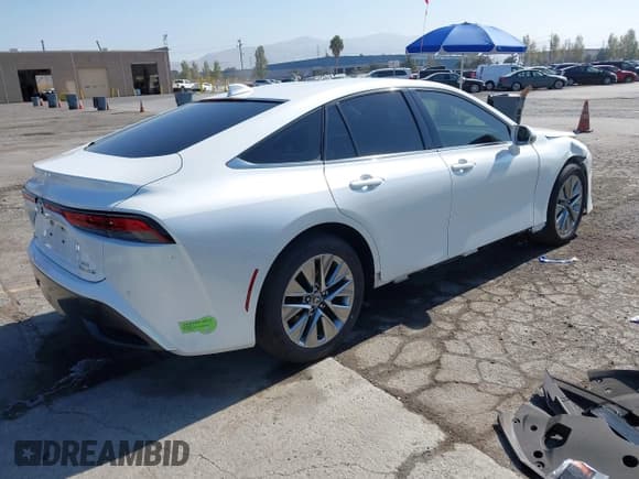 ✅ 2022 Toyota Mirai XLE • VIN: JTDAAAAA4NA007162 • Лот: 43288345. Опубликован ранее на IAAI с пробегом 29 843 миль. Бесплатный доступ к архиву аукционных продаж из США и подробный отчёт об истории автомобиля на DreamBid. Изображение 4.