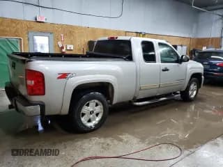 ✅ 2009 Chevrolet Silverado 1500 LT • VIN: 1GCEK29029Z112208 • Lot: 71052534. Listed on Copart with 137,864 mi. Free auction sales archive from the USA and detailed vehicle history report at DreamBid. Image 3.