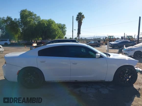 ✅ 2016 Dodge Charger SE • VIN: 2C3CDXBGXGH121262 • Лот: 43652599. Опубликован ранее на IAAI с пробегом 110 996 миль. Бесплатный доступ к архиву аукционных продаж из США и подробный отчёт об истории автомобиля на DreamBid. Изображение 13.