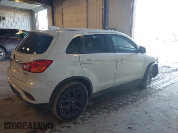 ✅ 2018 Mitsubishi Outlander ES • VIN: JA4AR3AU9JU015100 • Lot: 41698813. Listed on IAAI with 70,391 mi. Free auction sales archive from the USA and detailed vehicle history report at DreamBid. Image 4.