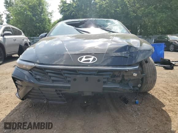 2024 Hyundai Elantra Preferred z VIN KMHLN4DG0RU723376, wystawiony jako Copart lot #61978575 z przebiegiem 82 724 mil mil oraz Czysty tytuł • Clean title. Historia ofert i sprzedaży dostępna na DreamBid. Obrazek 5.