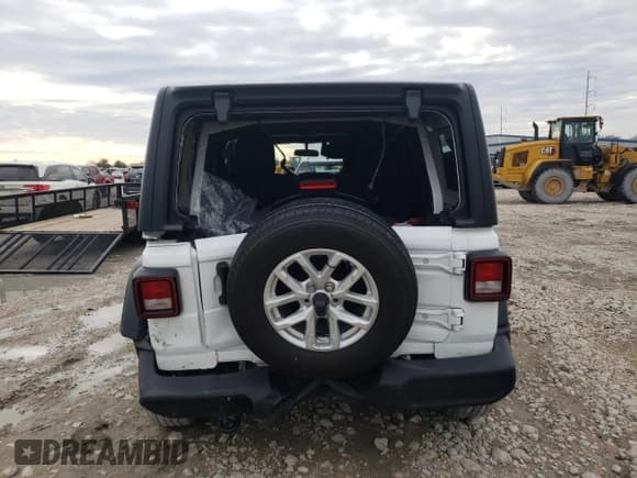 ✅ 2023 Jeep Wrangler Sport Altitude • VIN: 1C4HJXDG8PW620005 • Lot: 88764605. Wystawiony na Copart z przebiegiem 25 724 mil. Bezpłatny archiwum sprzedaży aukcyjnych z USA i szczegółowy raport historii pojazdu na DreamBid. Zdjęcie 6.