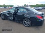 ✅ 2019 Mercedes-Benz C 43 AMG • VIN: 55SWF6EBXKU295133 • Lot: 42220346. Wystawiony na IAAI z przebiegiem 62 586 mil. Bezpłatny archiwum sprzedaży aukcyjnych z USA i szczegółowy raport historii pojazdu na DreamBid. Zdjęcie 17.