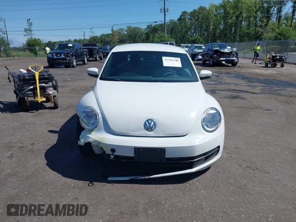 ✅ 2015 Volkswagen Beetle Fleet Edition • VIN: 3VWF17AT0FM655321 • Lot: 42386548. Listed on IAAI with 120,215 mi. Free auction sales archive from the USA and detailed vehicle history report at DreamBid. Image 12.