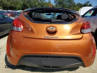 ✅ 2015 Hyundai Veloster • VIN: KMHTC6AD2FU241757 • Lot: 74210074. Wystawiony na Copart z przebiegiem 135 038 mil. Bezpłatny archiwum sprzedaży aukcyjnych z USA i szczegółowy raport historii pojazdu na DreamBid. Zdjęcie 6.
